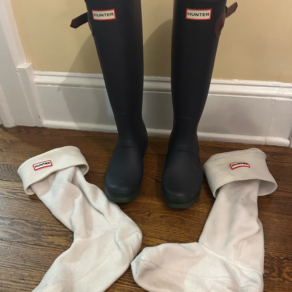 Hunter women’s boots with fleece liners size 9